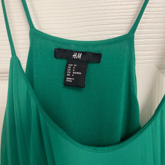 H&M green dress - Picture 2 of 2
